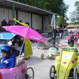 Couse de voitures à pédales